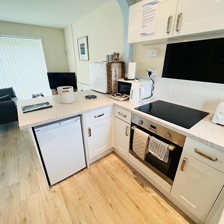 2 Bedroom Bungalow Sv58, Seaview, Isle Of Wight Free Wi-Fi Екстер'єр фото